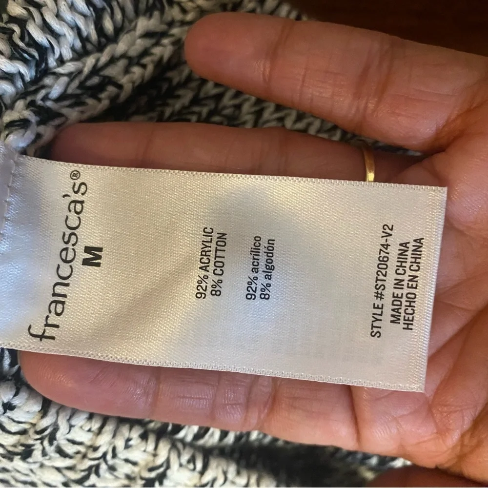 Francesca’s Women's Knit crochet V-Neck Sweater Black White size Medium NWOT - Picture 9 of 10